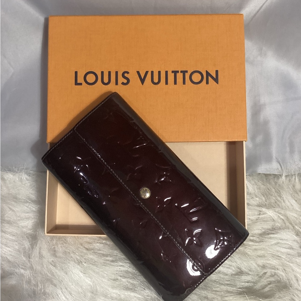 Louis Vuitton Portefeuile Sarah Monogram Vernis Long Wallet Armaranth Color - Picture 2 of 14